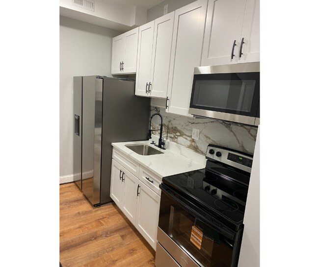 Building Photo - 511 N Pulaski St