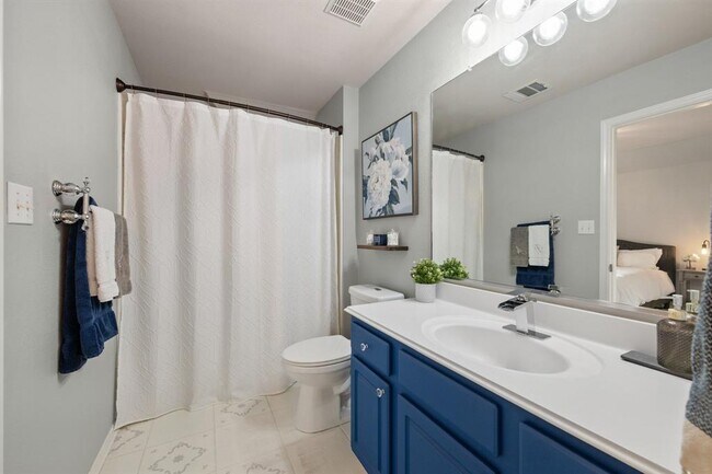 Building Photo - 13720 Shadowlawn Trace