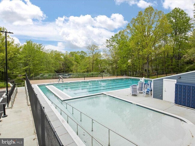 Building Photo - 1426 Yellowwood Ct