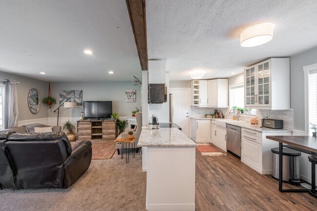 Building Photo - 1538 Winward Dr
