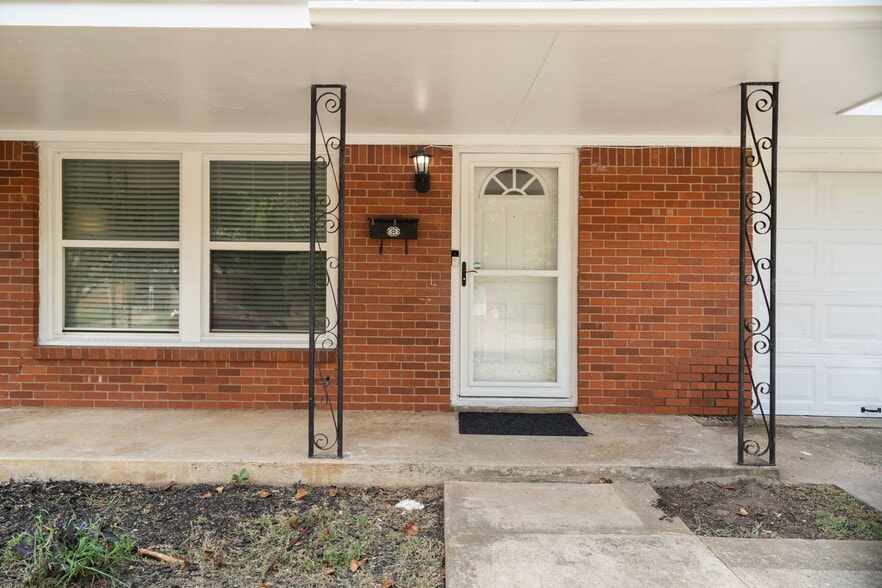 Building Photo - 6418 Onyx Dr N