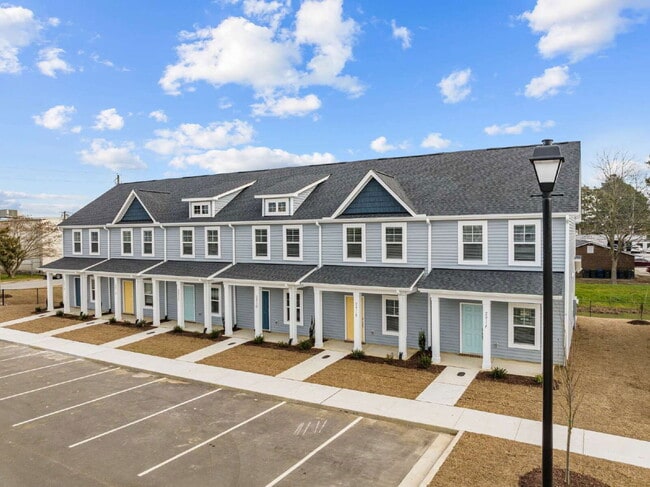 Building Photo - 2629 Virginia Mae Ln