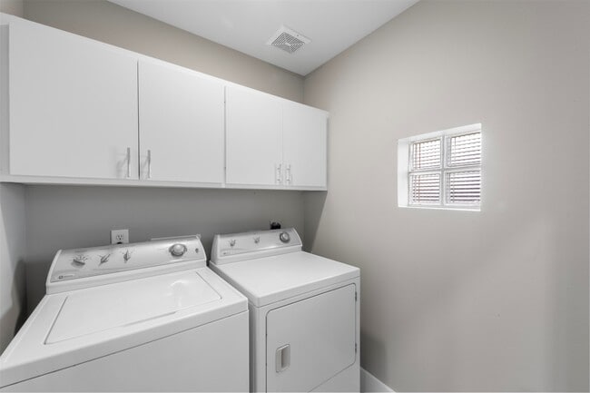 Building Photo - 9716 Linkmeadow Ln