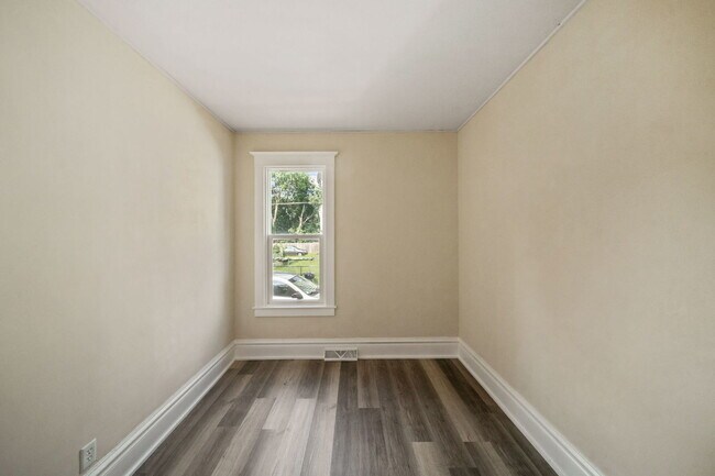Building Photo - 1439 8th Ave