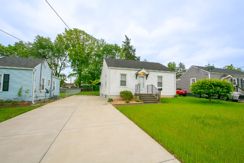 Building Photo - 1518 McKay Ave