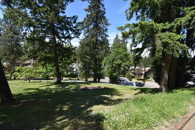 Building Photo - 157 Holloway Heights