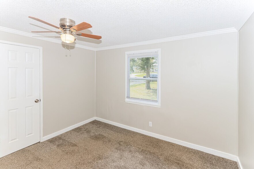 Building Photo - 1030 Winchester Cir