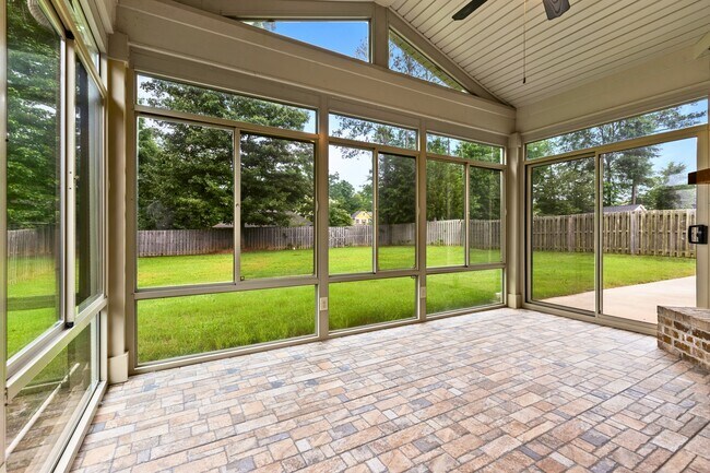 Building Photo - 830 W Richland Cir