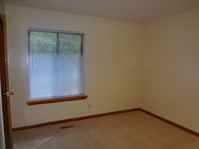 Building Photo - 93 Lystra Hills Ln