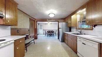 Building Photo - 37 Eames St