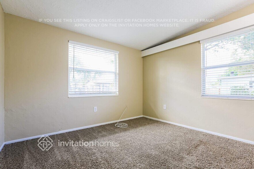 Building Photo - 6218 Nutmeg Ave