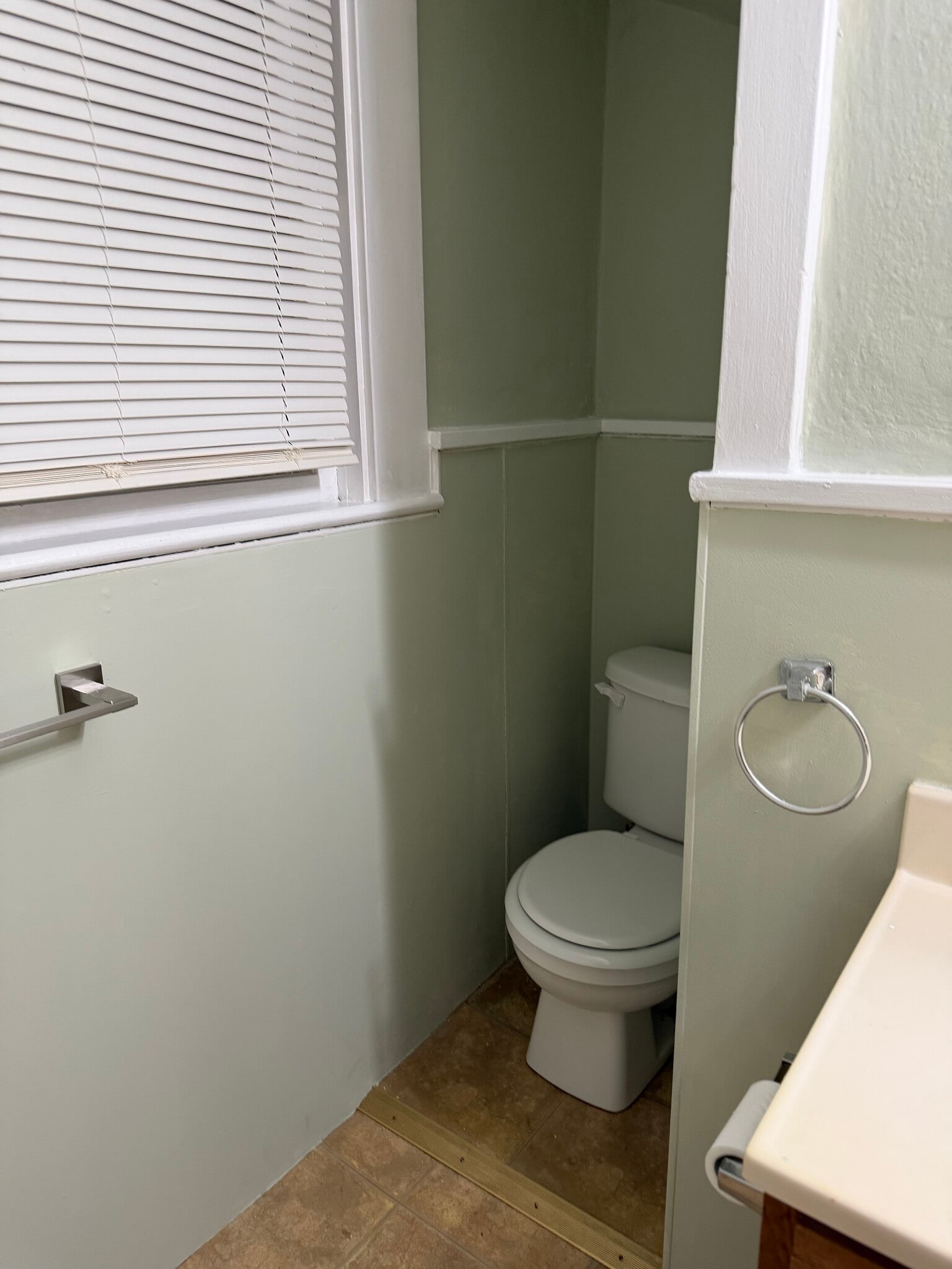 Bath - 276 Merriman Rd