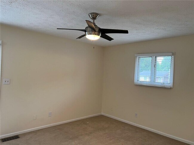 Building Photo - 1717 Wynndowne Trail