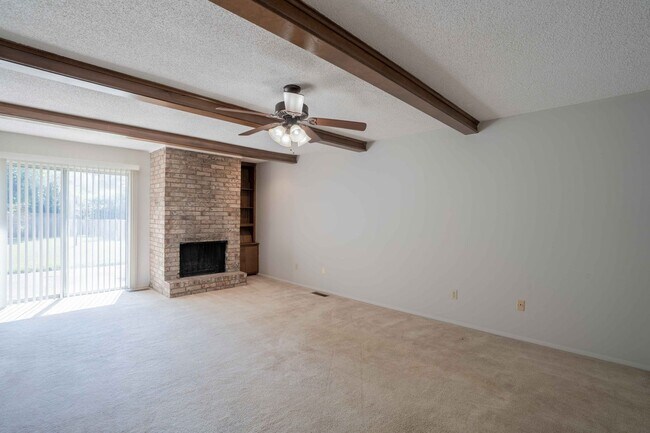 Building Photo - 6135 S Troost Ave