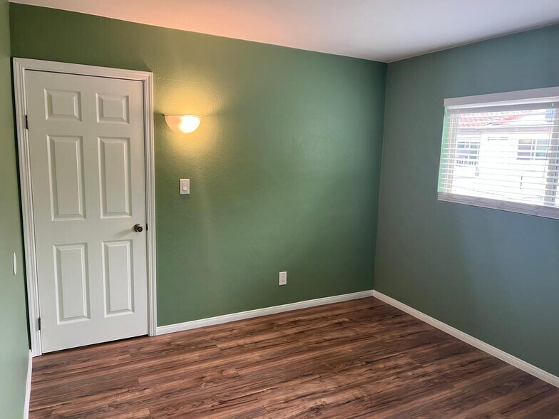 Building Photo - 4631 Mississippi St