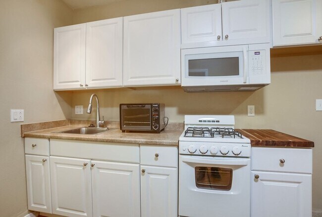 Building Photo - 151 Christen Way