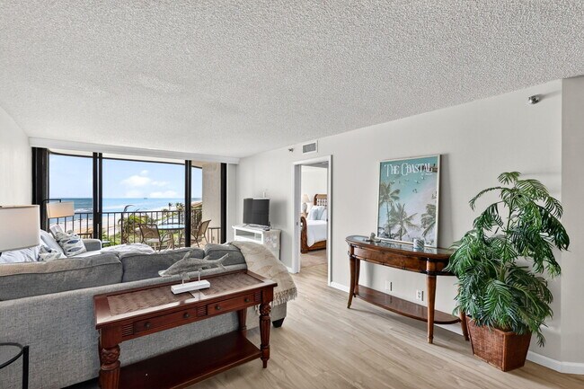 Building Photo - 9650 S Ocean Dr
