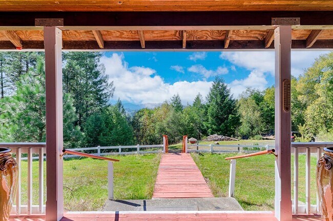Building Photo - 18526 Mariposa Creek Rd