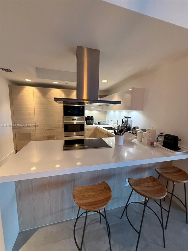 Building Photo - 17111 Biscayne Blvd