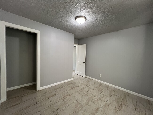 Building Photo - 2157 Nelms Dr SW
