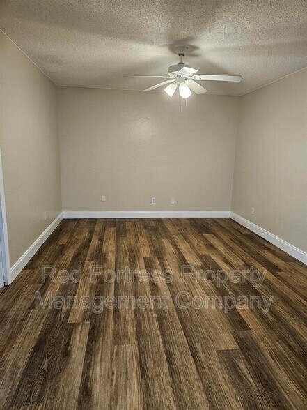 Building Photo - 15836 Keygrass Ln