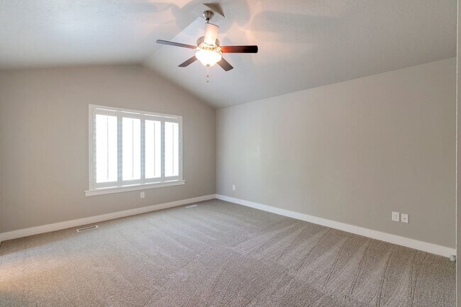 Building Photo - Available Now | American Fork, UT | 5 Bed | 3 Full Bath | Single-Family Home