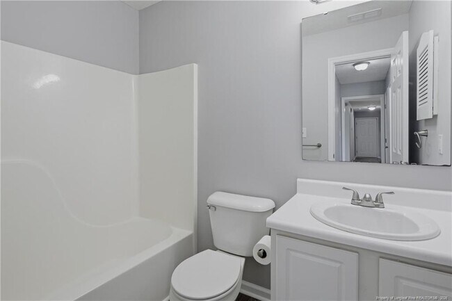 Building Photo - 401 Meadowland Ct