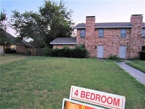 Building Photo - 2308 Birchbrook Ct
