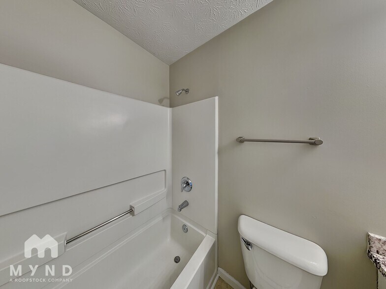 Building Photo - 3904 Liriope St