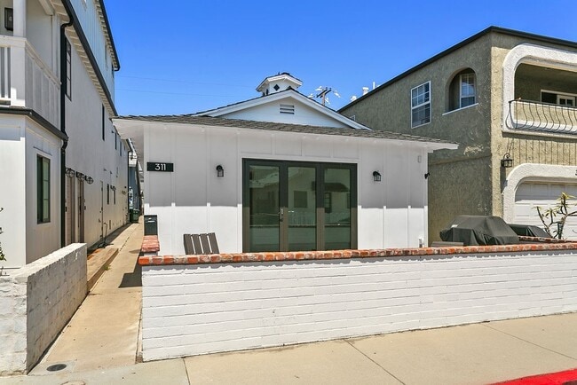Building Photo - 311 33rd St