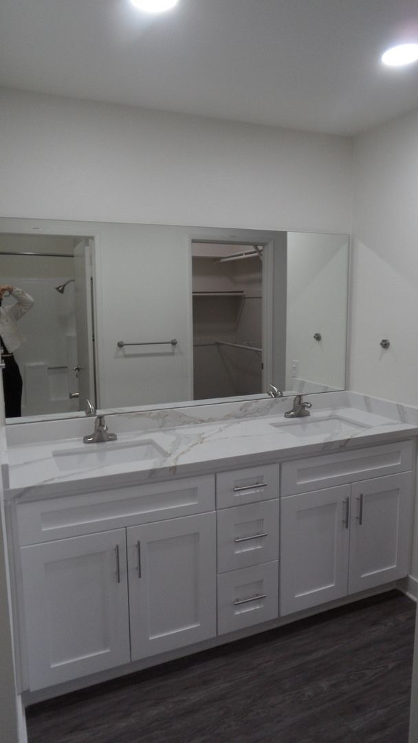 Building Photo - Remodeled, ground level, 1 bedroom, 1 bath condo in Lakeside Garden Grove Community