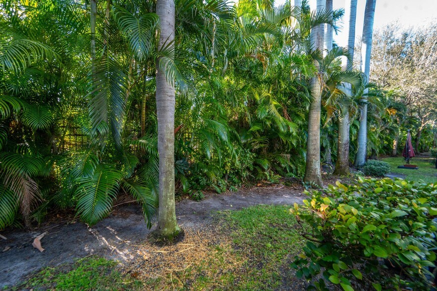 Building Photo - 3635 Sonoma Dr