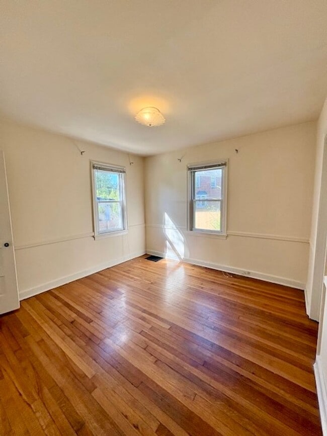 Building Photo - 4541 Fairfield Dr