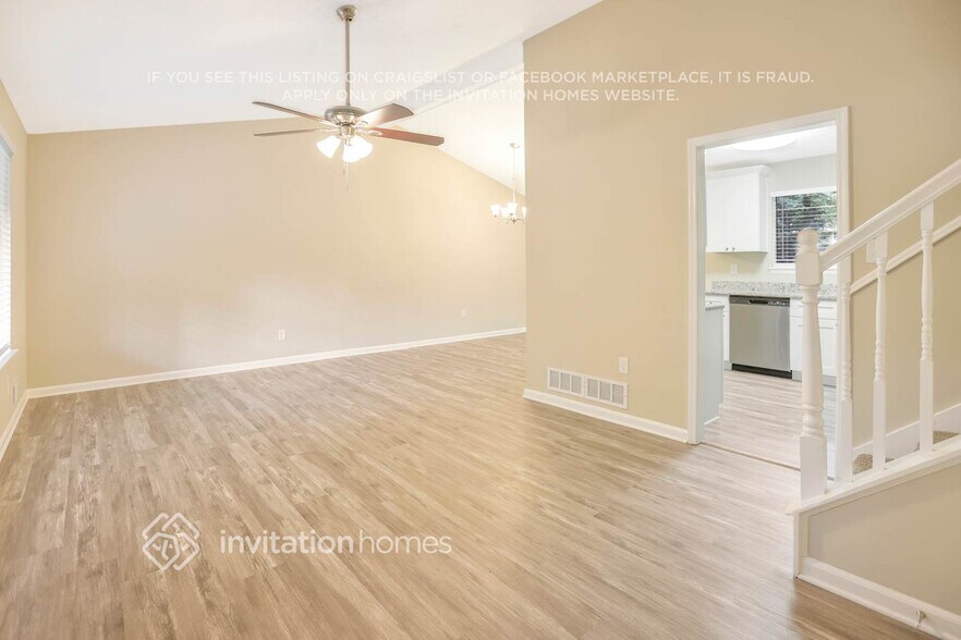 Building Photo - 8952 Saddlewood Dr