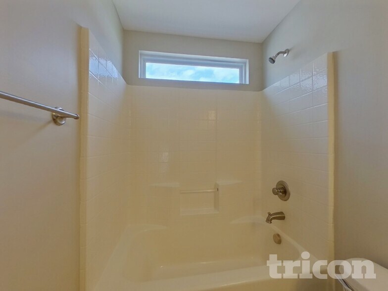 Building Photo - 825 Old Forester Ln