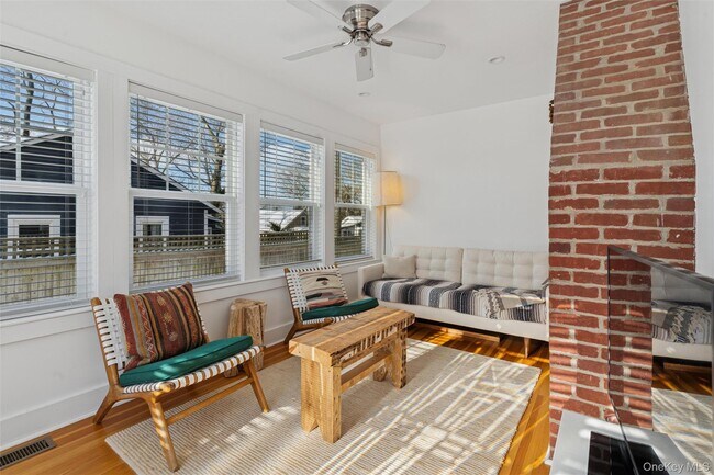 Building Photo - 1240 W Rd