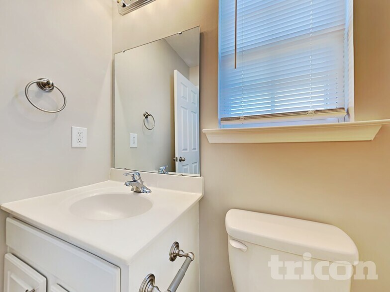 Building Photo - 573 Scarlet Sage Ln