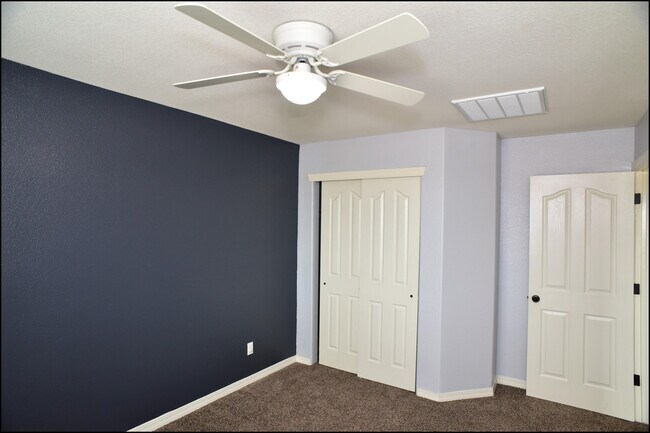 Building Photo - 13239 Emerald Isle St