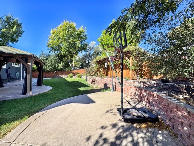 Building Photo - 18203 E Berry Dr