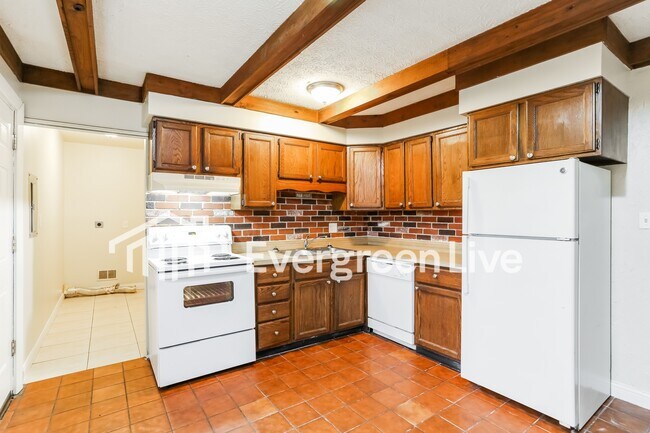 Building Photo - 5336 Mapleridge Dr