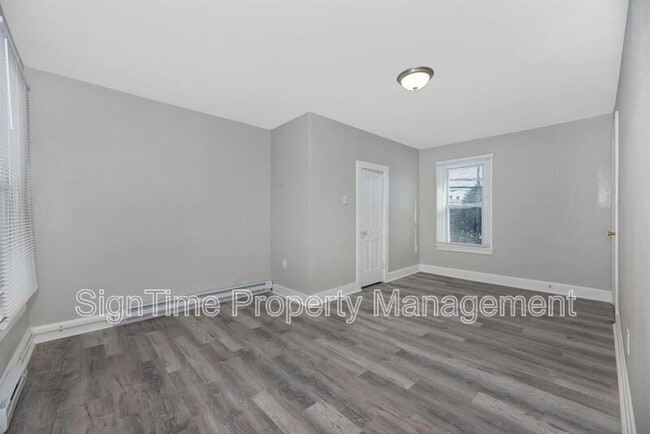 Building Photo - 531 Salem Ave