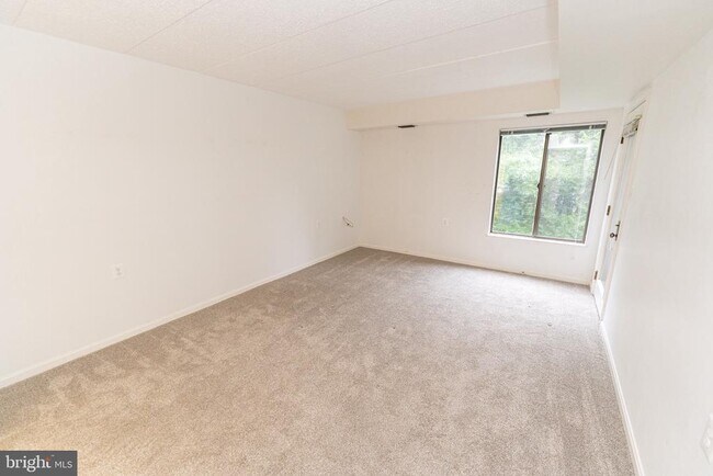 Building Photo - 227 Canal Park Dr