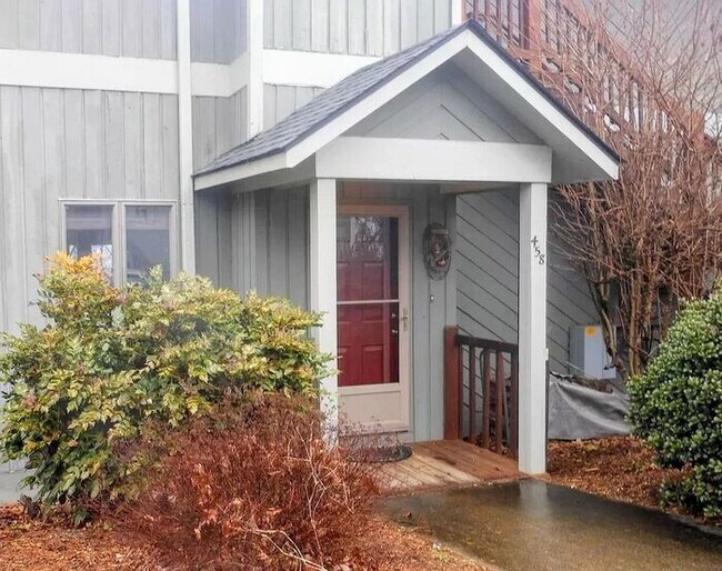 Primary Photo - Condo Rental in Great Asheville Location!