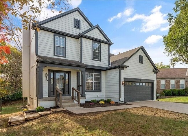 Building Photo - Spacious and Elegant 4 BR 3.5 BA Home in Olathe!