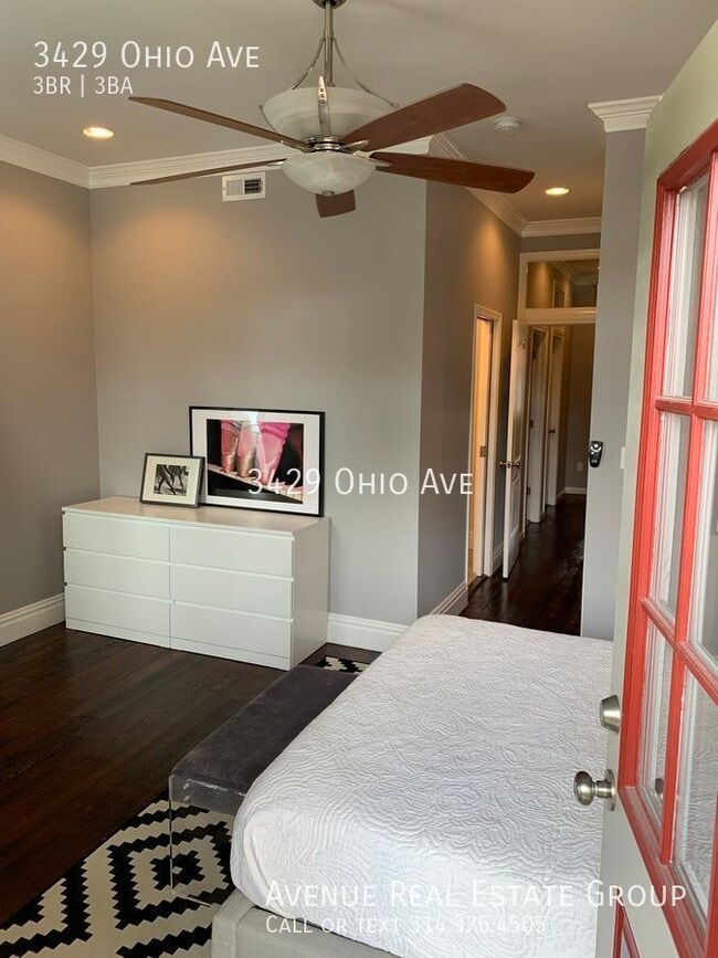 Building Photo - Beautifully Renovated Townhouse