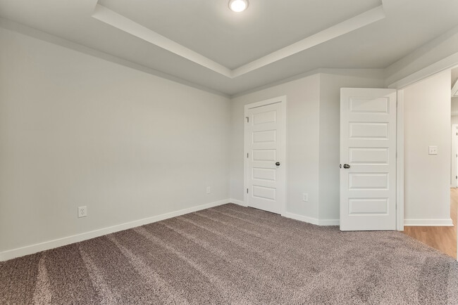 Building Photo - 7205 Chatfield Way