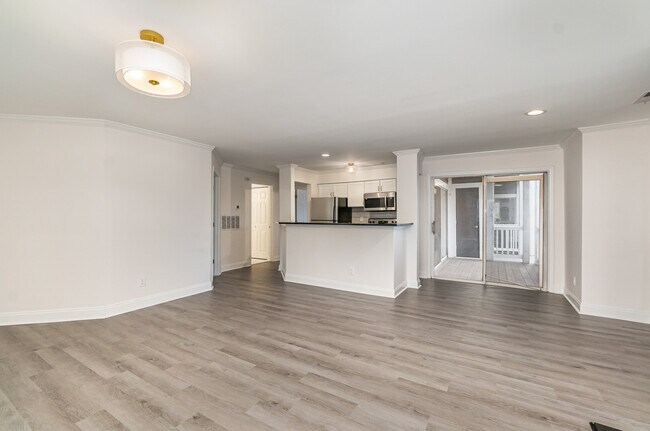 Building Photo - 2512 Cranbrook Ln