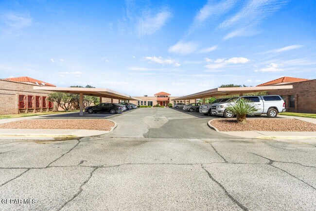 Building Photo - 7465 Stoney Hill Dr