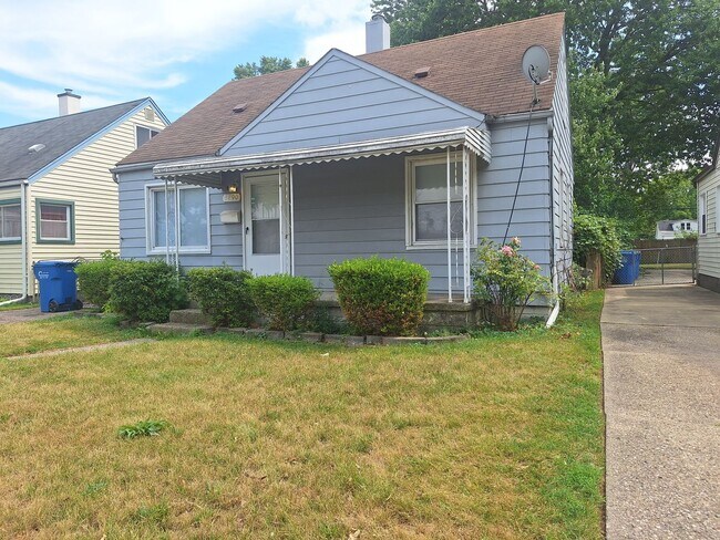 Building Photo - Cozy Four Bedroom Bungalow