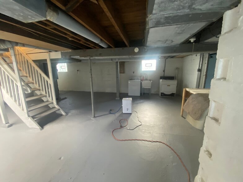 Building Photo - 108 Johnson St